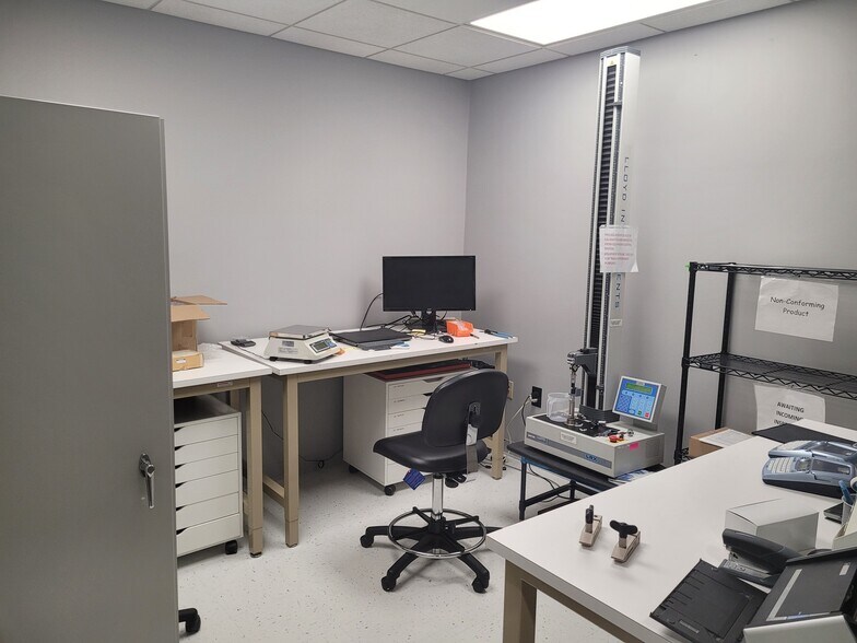 More Photos Of 1466 Main St, Waltham Office For Sale