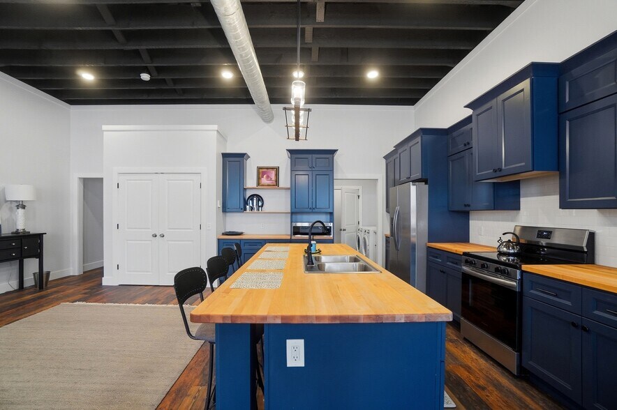 More Photos Of 110 W Main St, Deshler General Retail For Sale