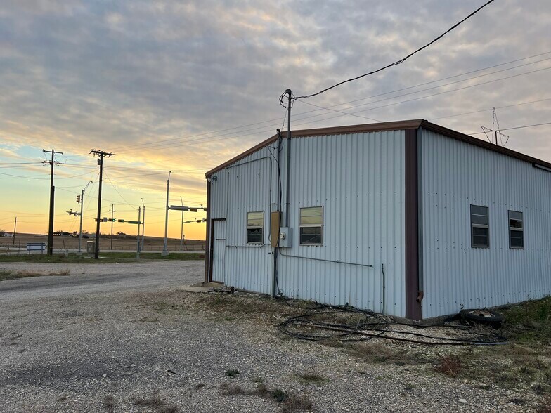 More Photos Of 14201 S State Highway 95, Coupland Land For Sale