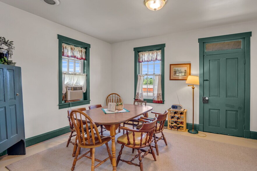 More Photos Of 3 Orchard Rd, Liverpool Winery Vineyard For Sale