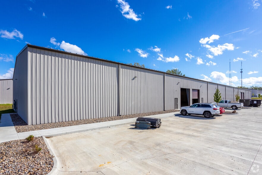 More Photos Of 6717 NE 15th St, Des Moines Warehouse For Lease