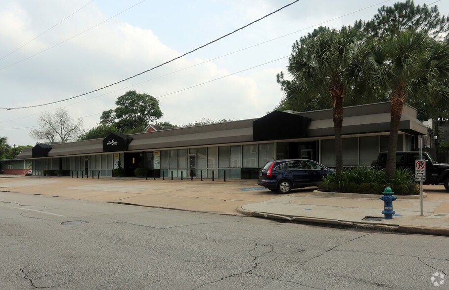 More Photos Of 2100 Waugh Dr, Houston Unknown For Lease