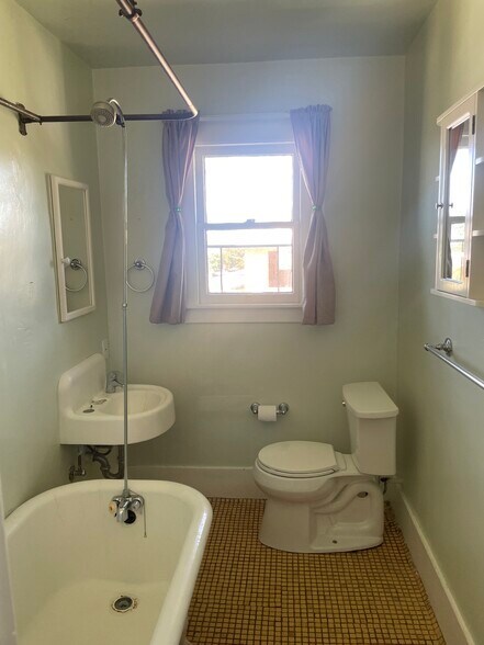 More Photos Of 1239 Berkeley Way, Berkeley Apartments For Sale