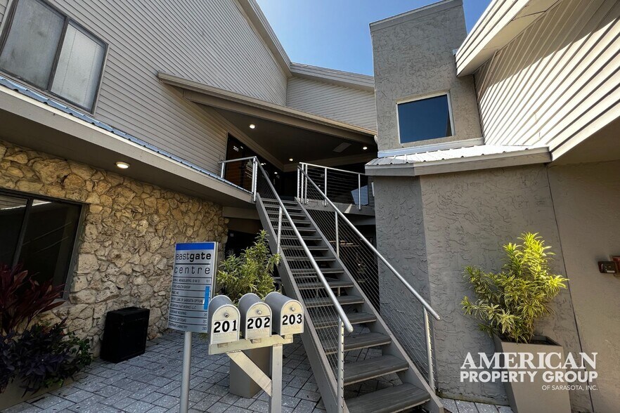 More Photos Of 5500 Bee Ridge Rd, Sarasota Medical For Lease