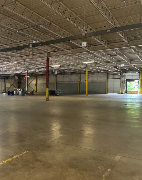 More Photos Of 1 Cedar King Rd, Shelbyville Warehouse For Lease