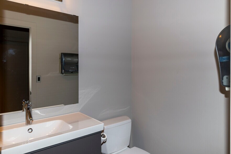 More Photos Of 2424 Wall Ave, Ogden Storefront For Sale