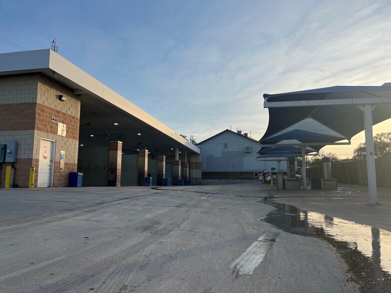 More Photos Of 12343 West Ave, San Antonio General Retail For Sale
