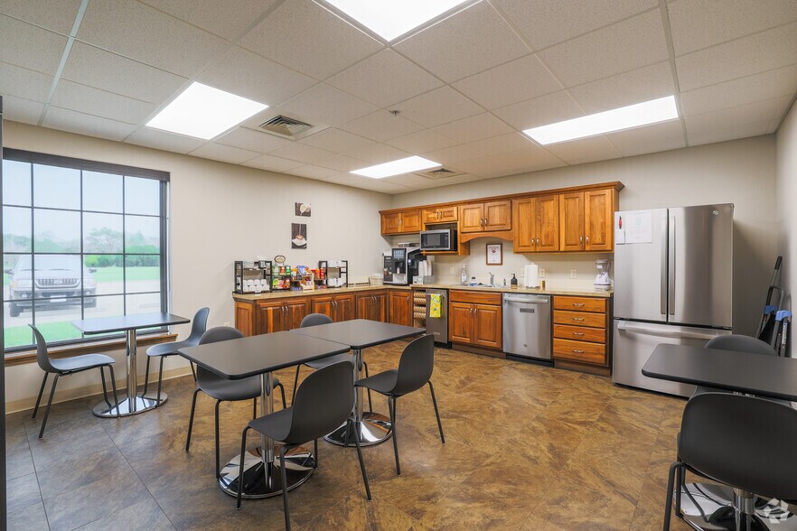 More Photos Of 1632 E 23rd Ave, Hutchinson Coworking Space