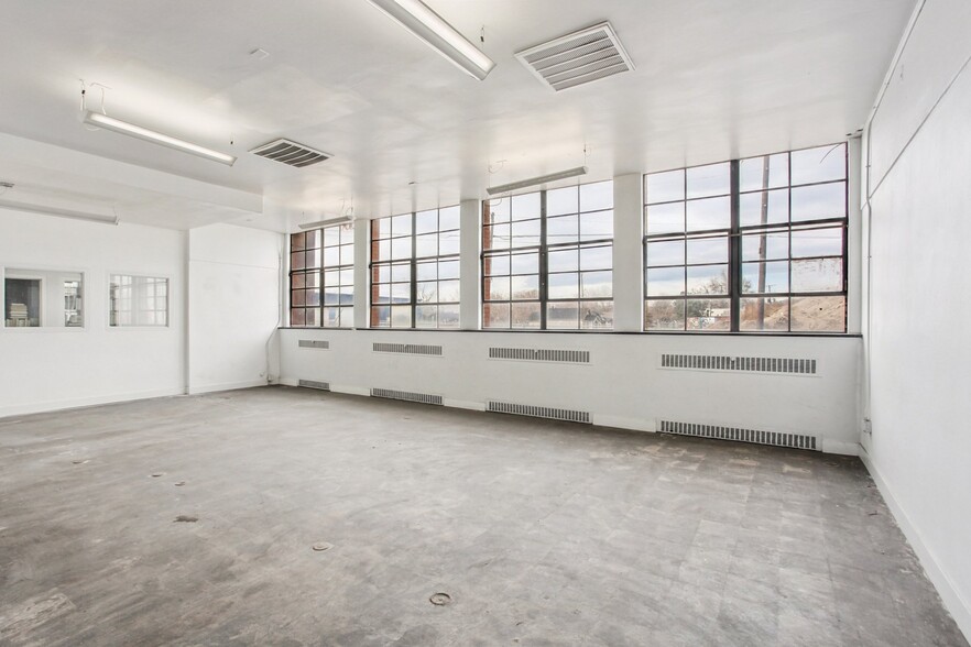 More Photos Of 4800 N Washington St, Denver Warehouse For Lease