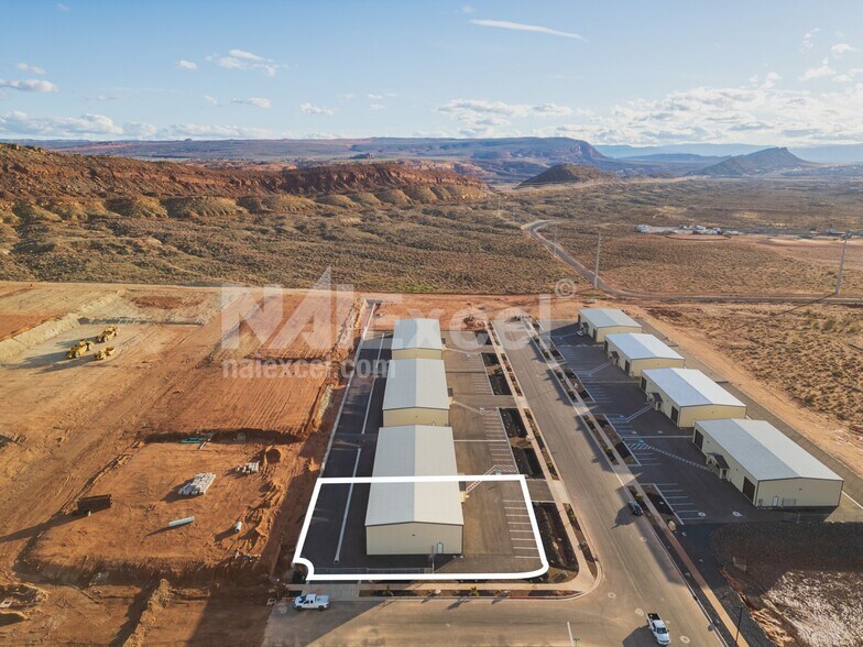 More Photos Of 1129 Regional Pk rd, Hurricane Warehouse For Lease