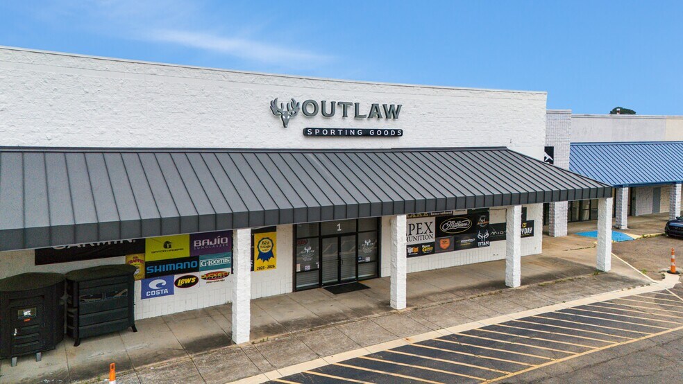 More Photos Of 2310-2318 Highway 45, Columbus Unknown For Lease