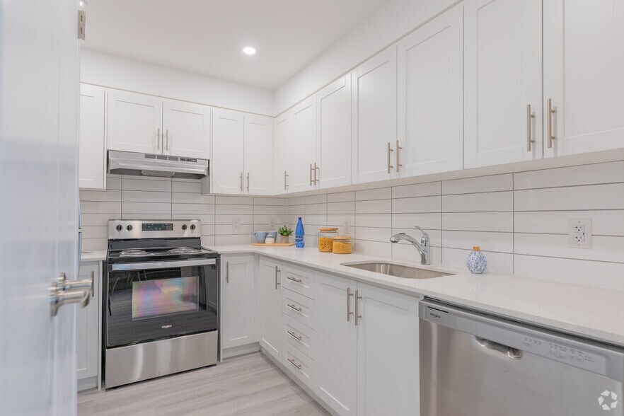 More Photos Of 1015 Innisfil Beach Road, Innisfil Apartments For Lease