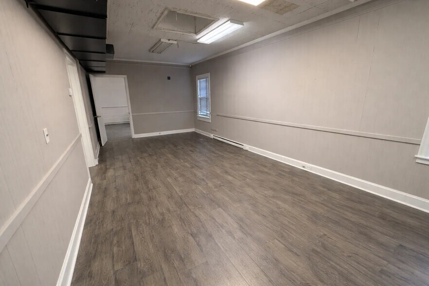 More Photos Of 373 N Cumberland St, Jackson Contractor Storage Yard For Sale