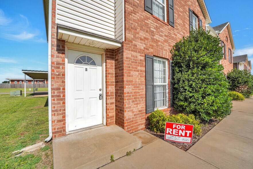 More Photos Of 1501 Wade St, Sayre Apartments For Sale