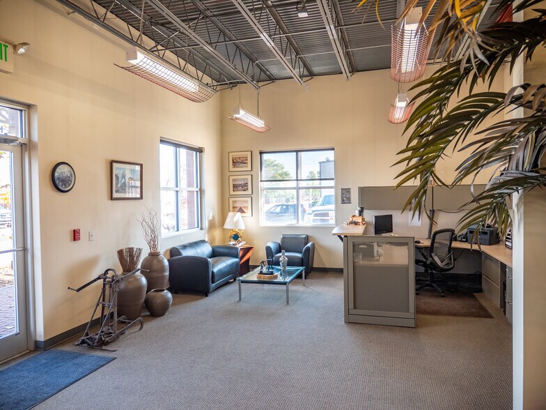 More Photos Of 2000 W Hamilton Pl, Englewood Office For Lease