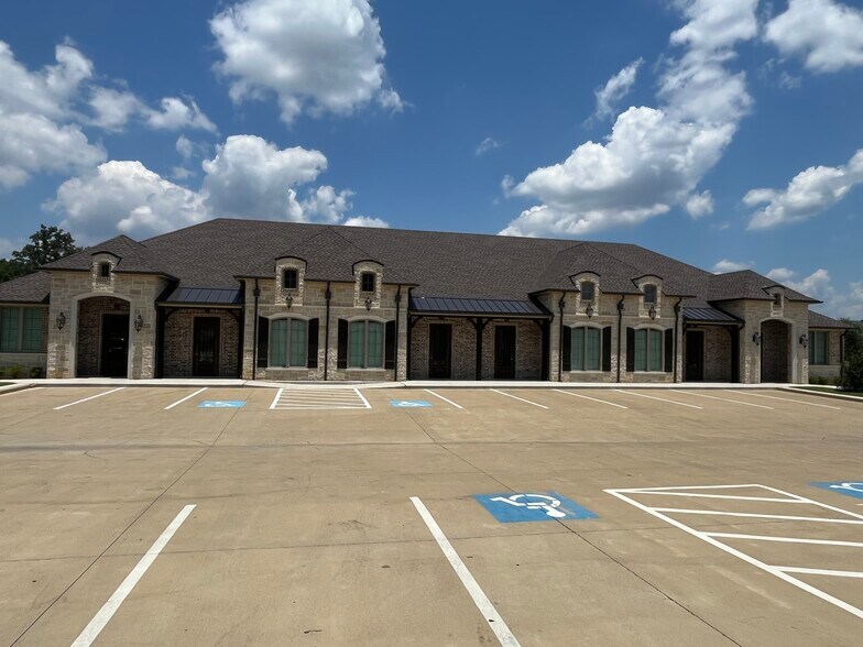 More Photos Of 6713 Old Jacksonville Hwy, Tyler Office For Lease