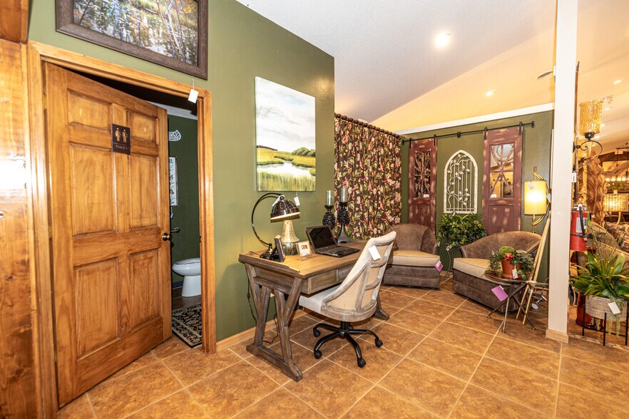 More Photos Of 7967 US Highway 51, Minocqua General Retail For Sale