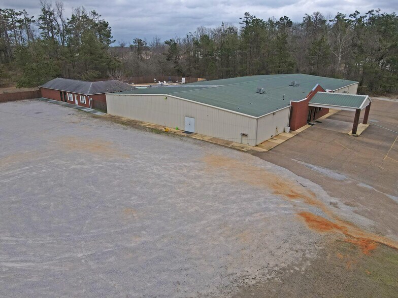 More Photos Of 3903 S Lamar Blvd, Oxford General Retail For Sale