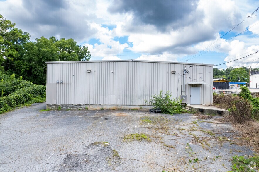 More Photos Of 4072 Glenwood Rd, Decatur Freestanding For Lease