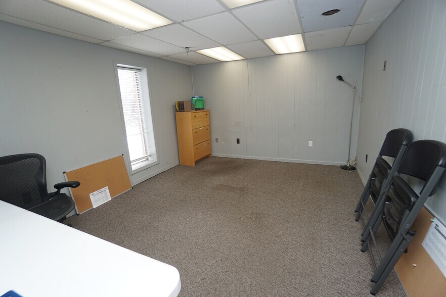 More Photos Of 12950 Haggerty Rd, Belleville Manufacturing For Lease