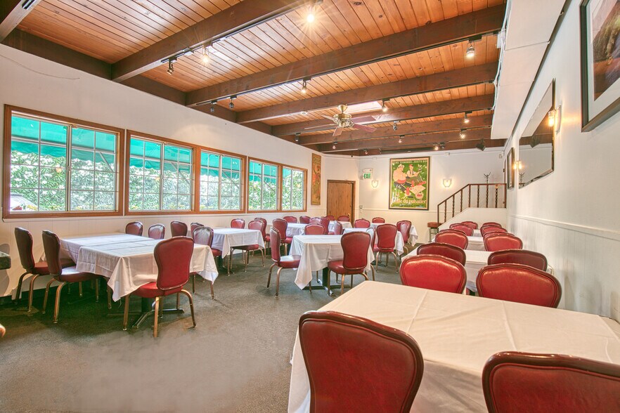 More Photos Of 405 N San Pedro Rd, San Rafael Restaurant For Sale