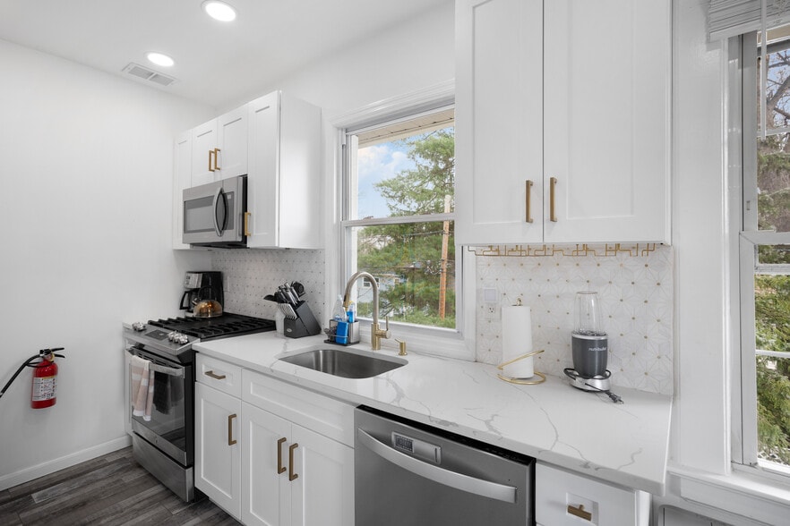 More Photos Of 969 Broad St, Bloomfield Office For Sale