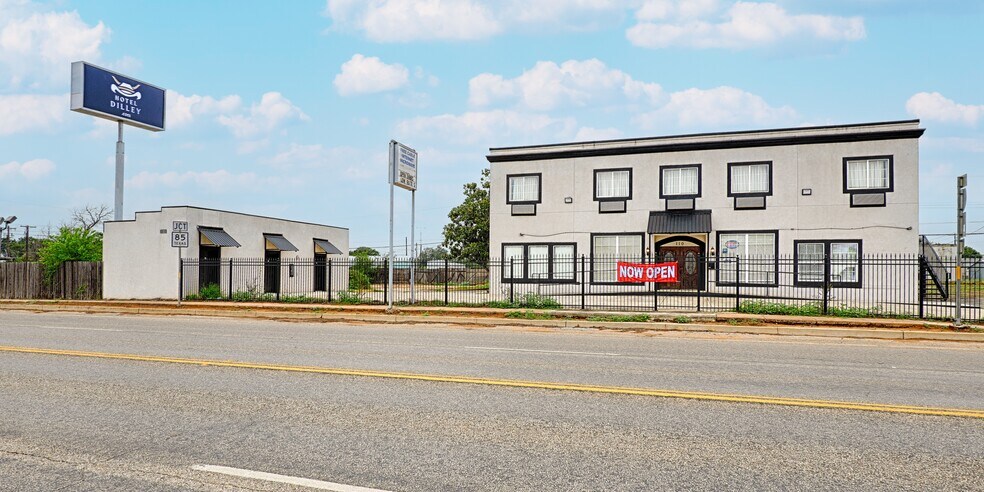 More Photos Of 110 S Main, Dilley Hotel For Sale