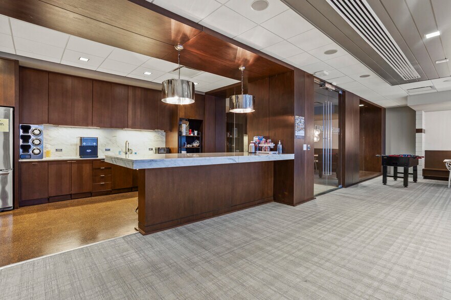 More Photos Of 188 E Capitol St, Jackson Office For Lease