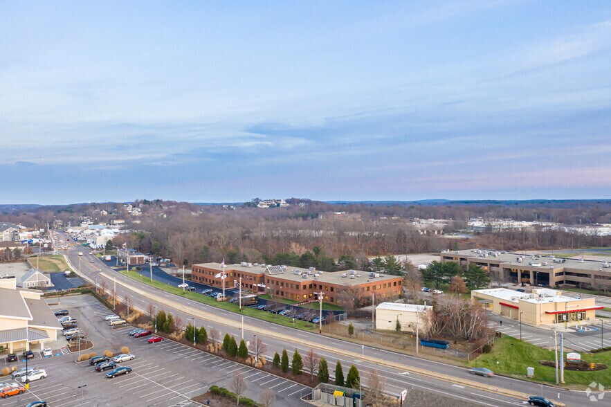 More Photos Of 350 Lincoln St, Hingham Office For Lease