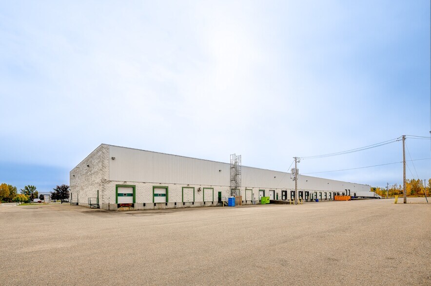 More Photos Of 155-245 Av Avro, Pointe-claire Warehouse For Lease