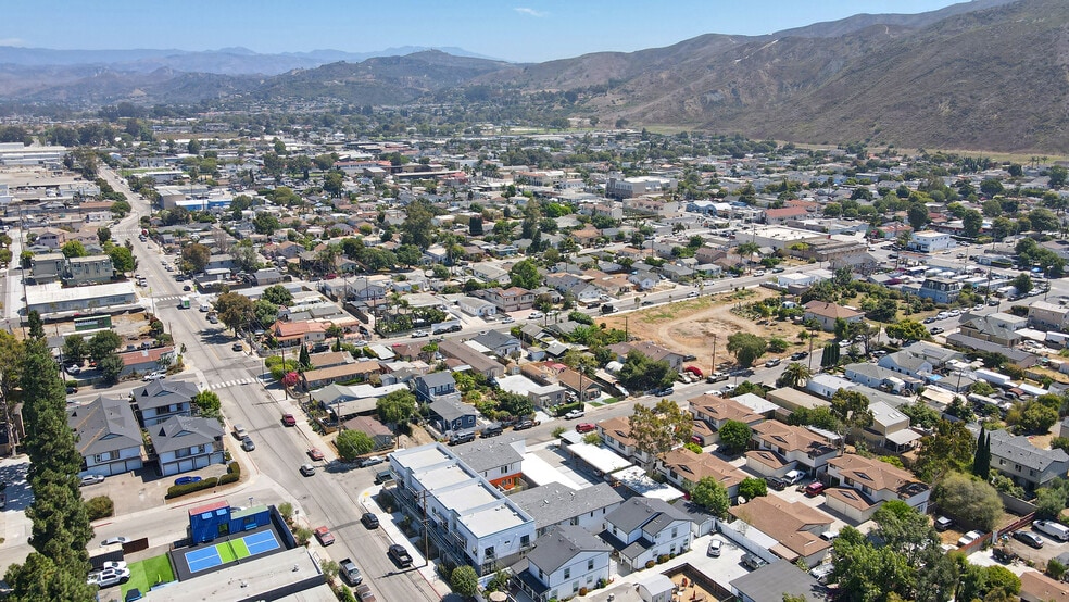 More Photos Of 186 Bell Way, Ventura Apartments For Sale