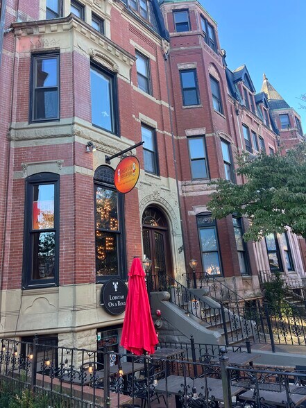 Primary Photo Of 254 Newbury St, Boston Apartments For Lease