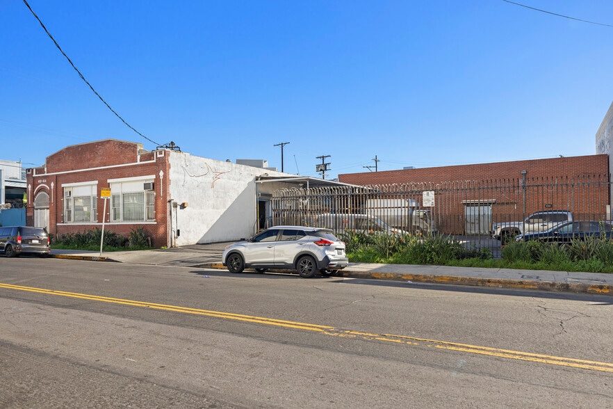 More Photos Of 410-414 Towne Ave, Los Angeles Warehouse For Sale