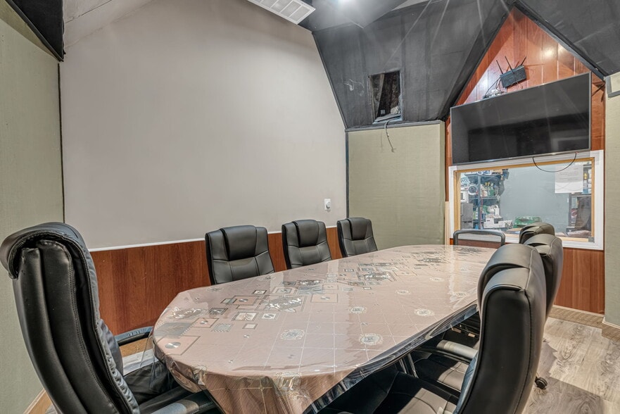 More Photos Of 1100 S Lorena St, Los Angeles Religious Facility For Sale