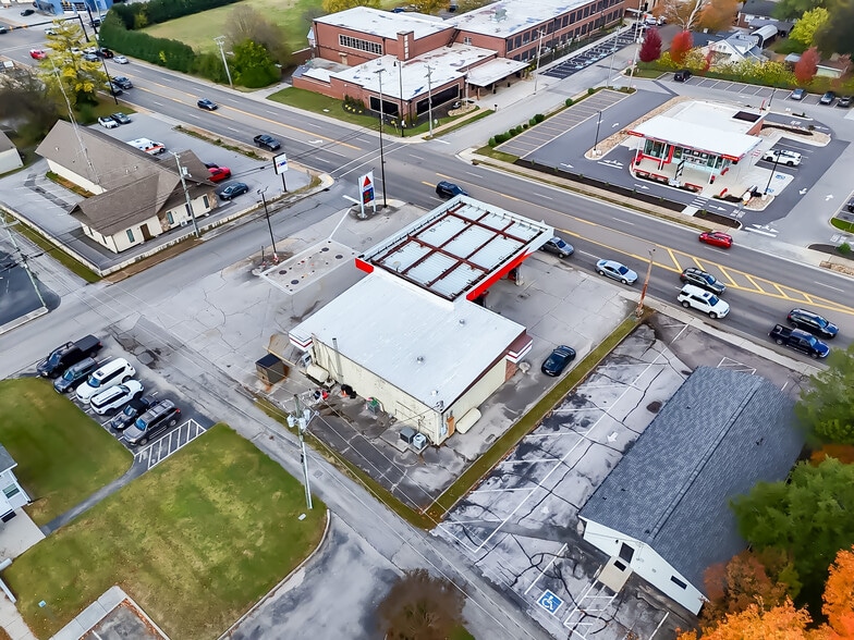 More Photos Of 605 S Washington St, Maryville Convenience Store For Sale