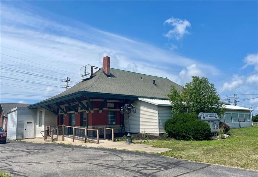 More Photos Of 8455 Station St, Mentor Restaurant For Sale