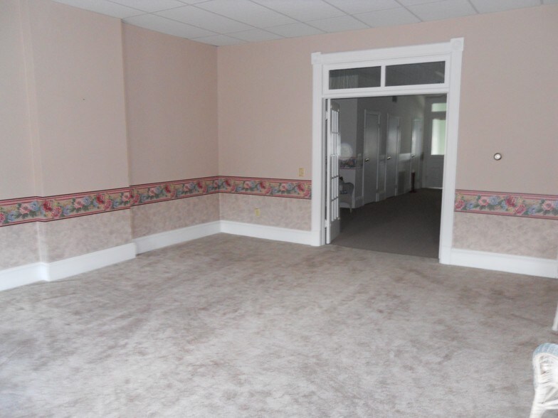 More Photos Of 115 S Main St, Vassar Office Residential For Lease