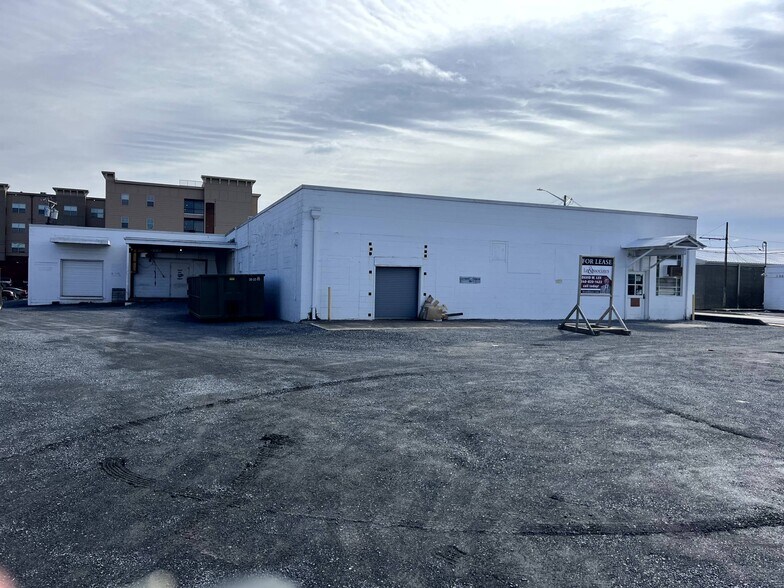 More Photos Of 60 E Rock St, Harrisonburg Light Distribution For Sale