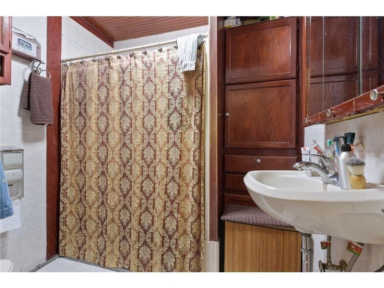 More Photos Of 2110 1st Ave S, Minneapolis Apartments For Sale