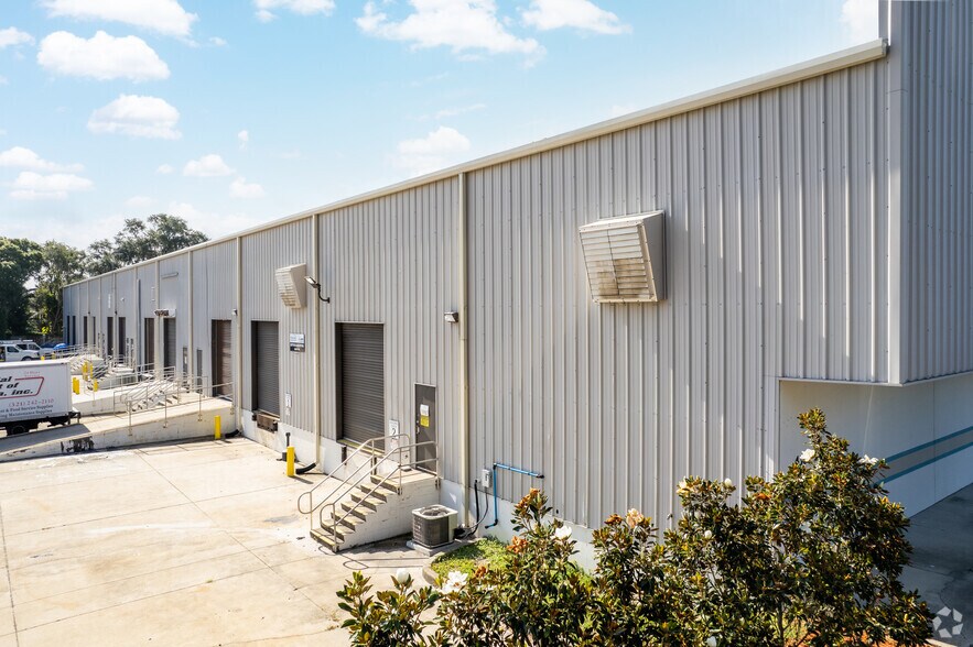 More Photos Of 4301 Woodland Park Dr, West Melbourne Manufacturing For Lease