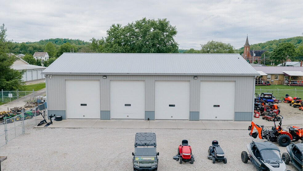 More Photos Of 206 S Carrollton St, Malvern Auto Dealership For Sale