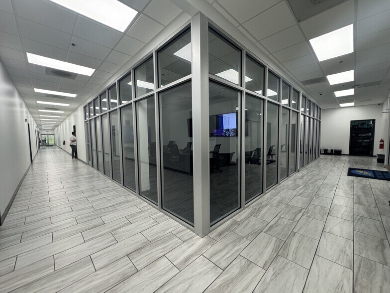More Photos Of 7720 NW 85th Ter, Oklahoma City Office For Sale