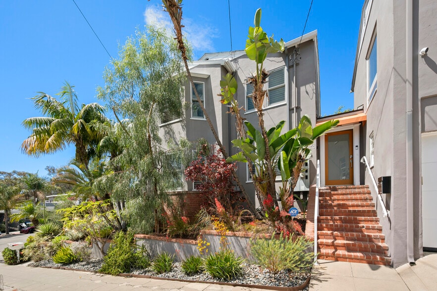 More Photos Of 112-20 E Redwood St, San Diego Apartments For Sale