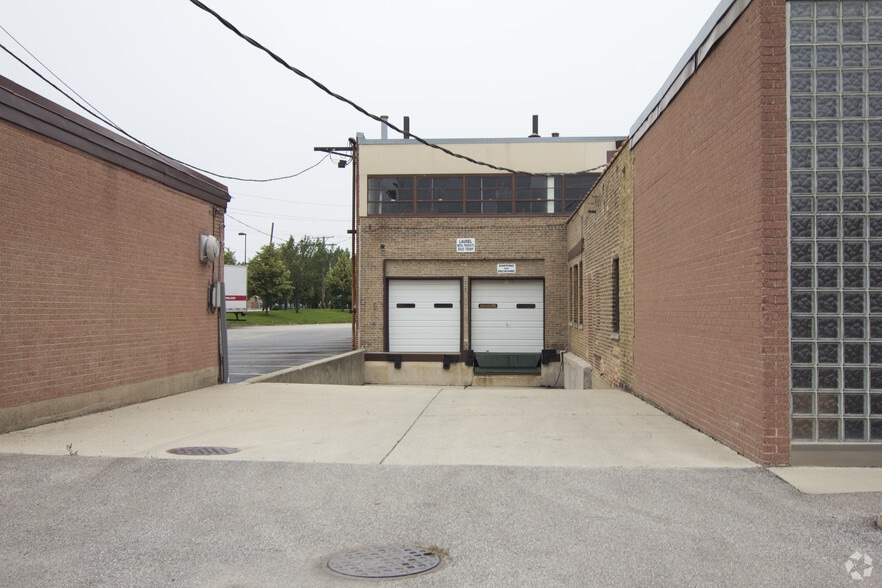 More Photos Of 3500 W Touhy Ave, Lincolnwood Warehouse For Sale