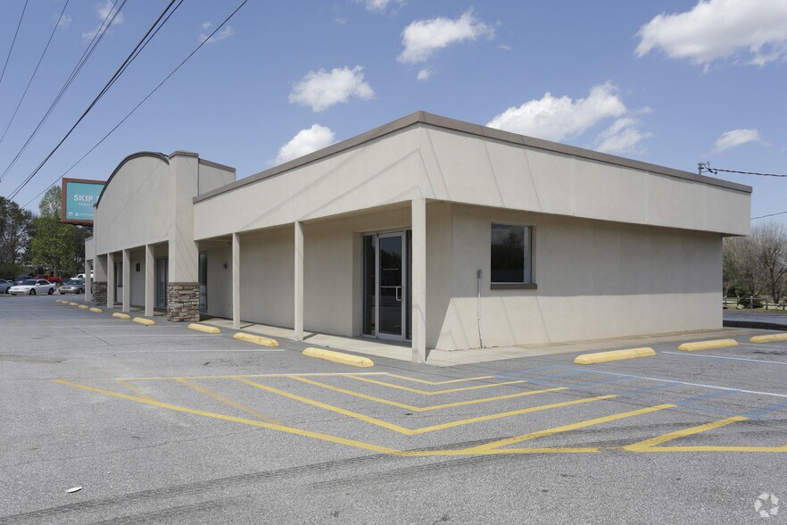 More Photos Of 1985 S Highway 101, Duncan Freestanding For Sale