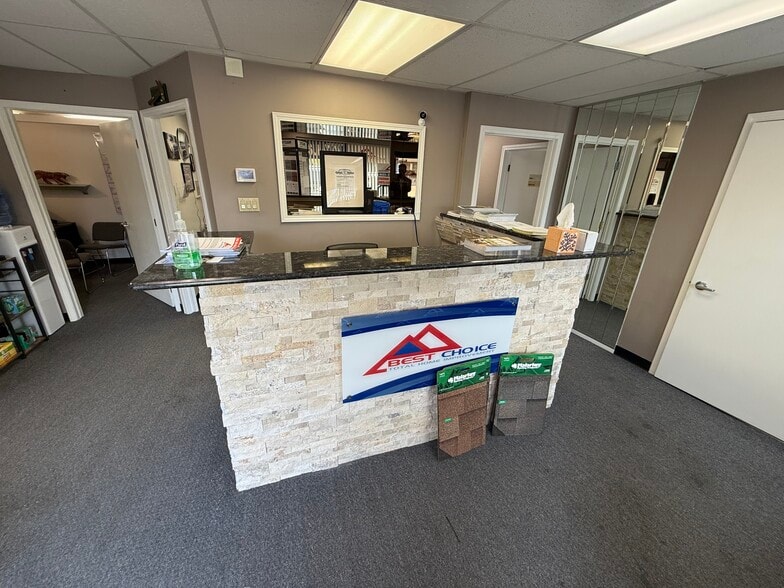 More Photos Of 22748 Orchard Lake Rd, Farmington Flex For Sale