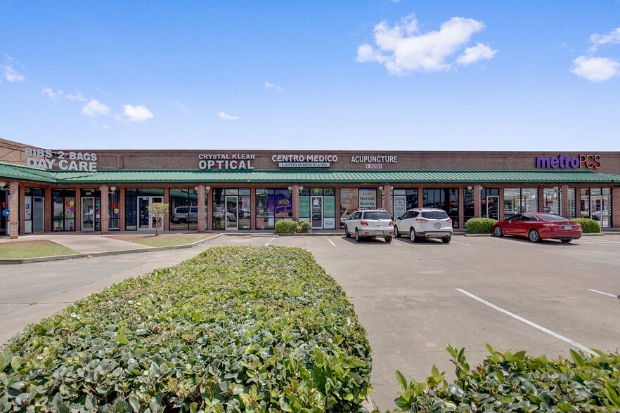 More Photos Of 14360 Bellaire Blvd, Houston Unknown For Lease