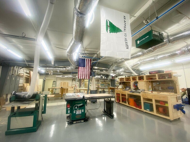 More Photos Of 213 State Park Rd, Troutman Warehouse For Lease