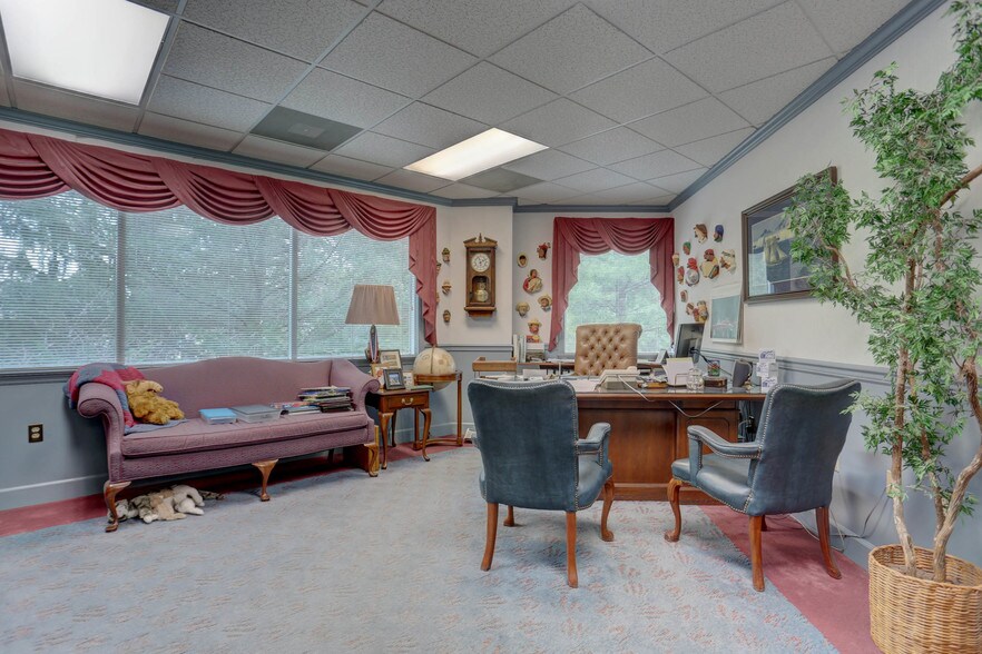 More Photos Of 930 Red Rose Ct, Lancaster Medical For Lease