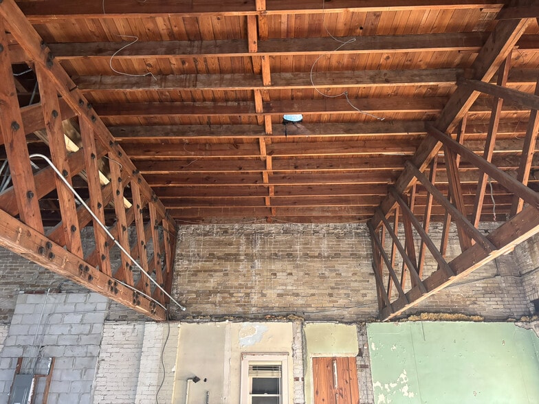 More Photos Of 1121 S Florida Ave, Lakeland Freestanding For Lease